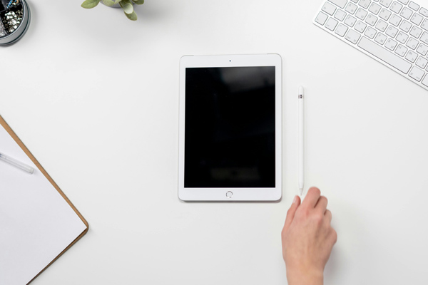 ?AI未來趨勢：技術(shù)突破、應(yīng)用拓展與社會影響深化?